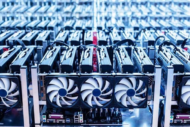 Hydrogen fuel cell generator for digital currency mining